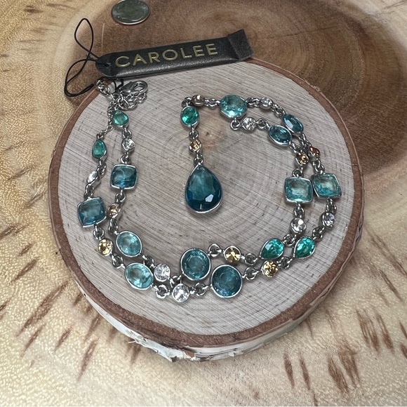 NWT Carolee Blue Crystal Y Necklace 💙✨ - Picture 4 of 6